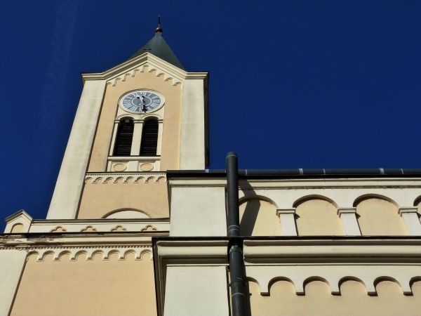Cost of Church Gutter Installation in Brighton